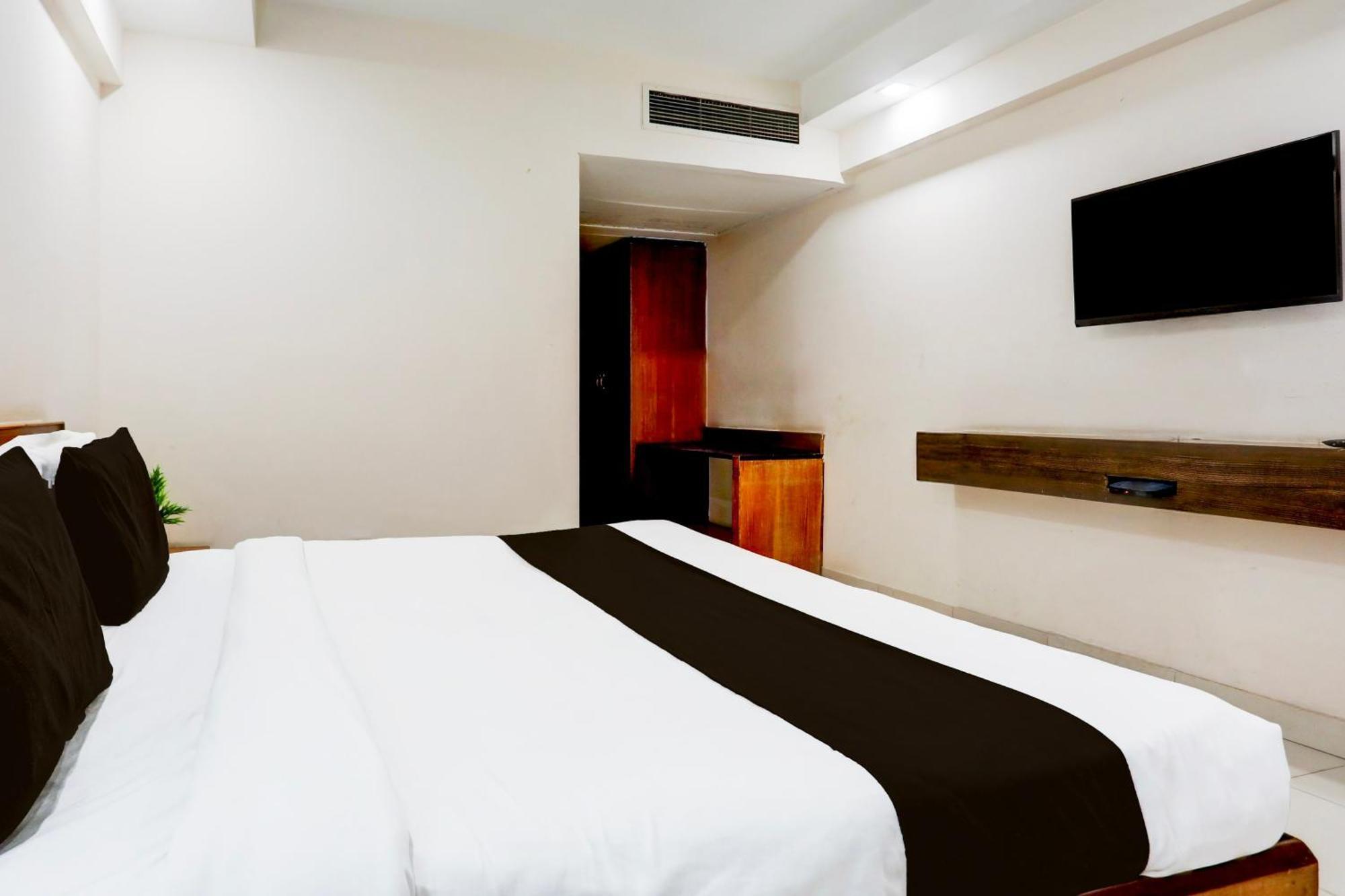 Super Townhouse Padav Square Gwalior Formerly Hotel Shelter Luaran gambar