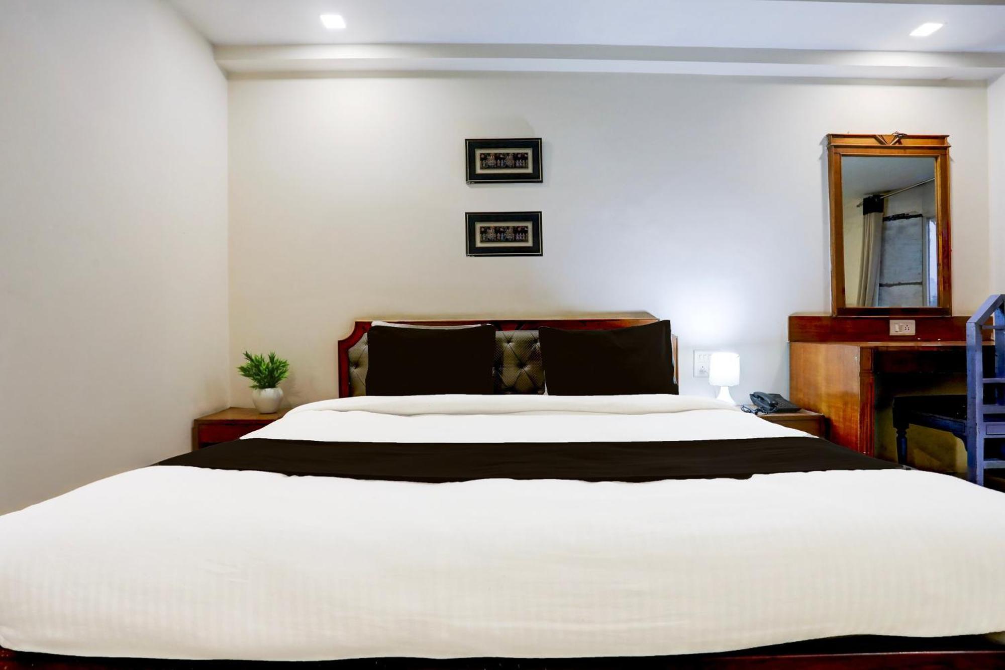 Super Townhouse Padav Square Gwalior Formerly Hotel Shelter Luaran gambar