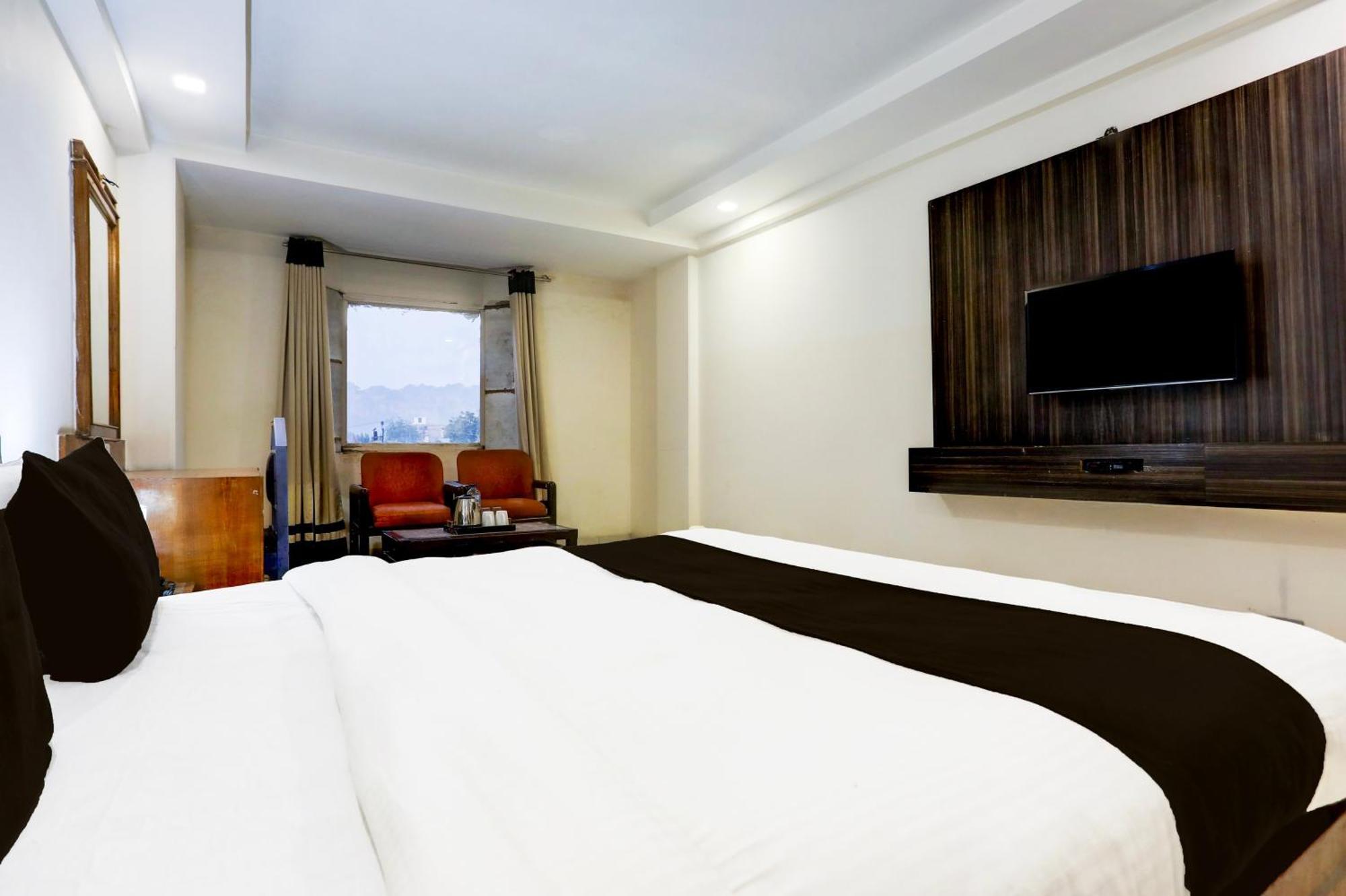 Super Townhouse Padav Square Gwalior Formerly Hotel Shelter Luaran gambar