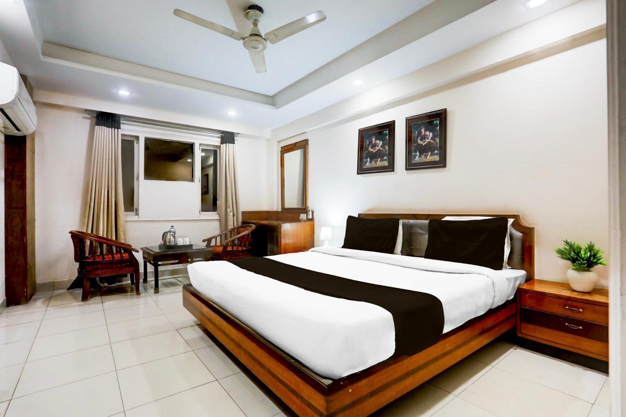 Super Townhouse Padav Square Gwalior Formerly Hotel Shelter Luaran gambar