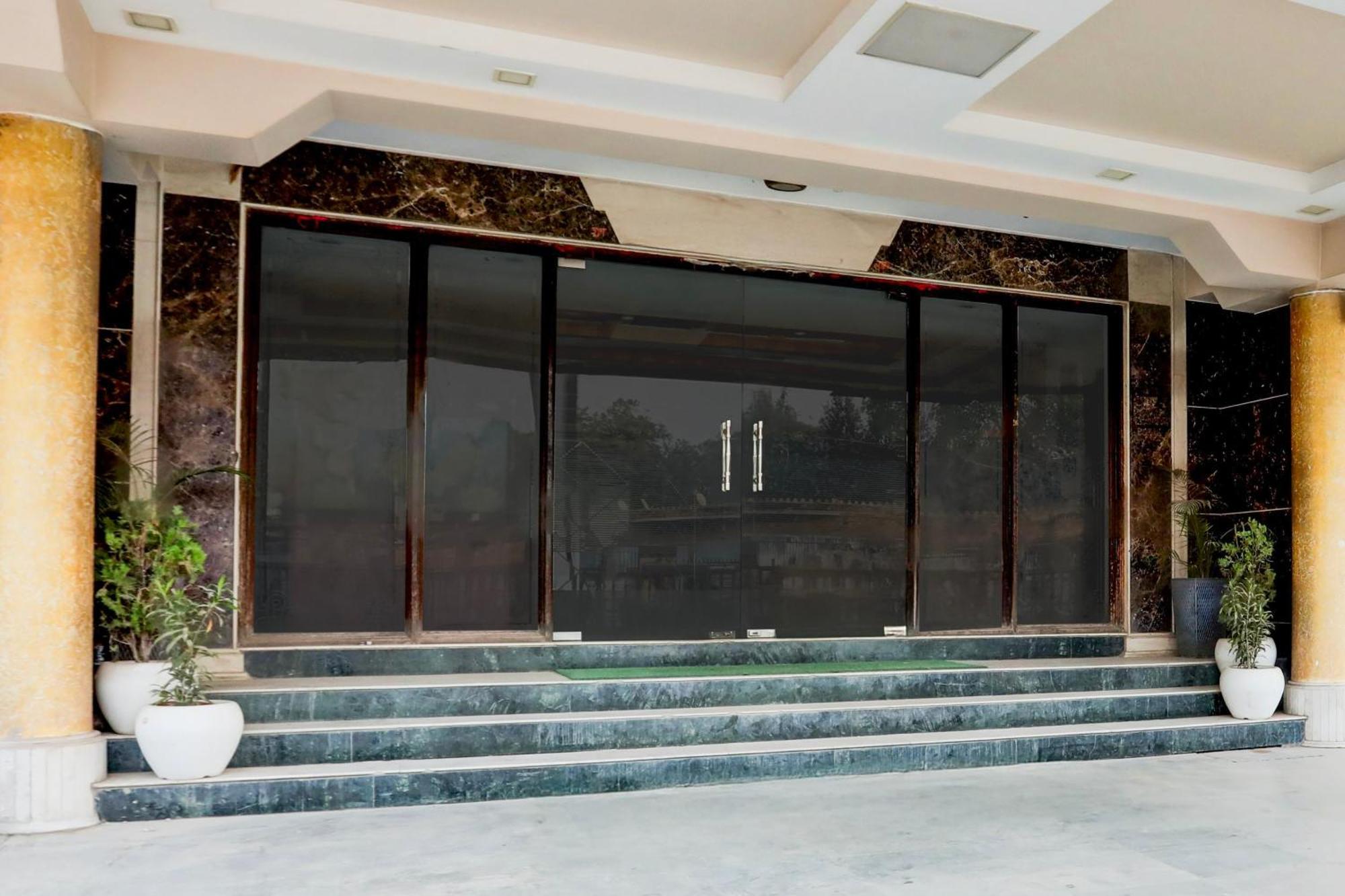 Super Townhouse Padav Square Gwalior Formerly Hotel Shelter Luaran gambar